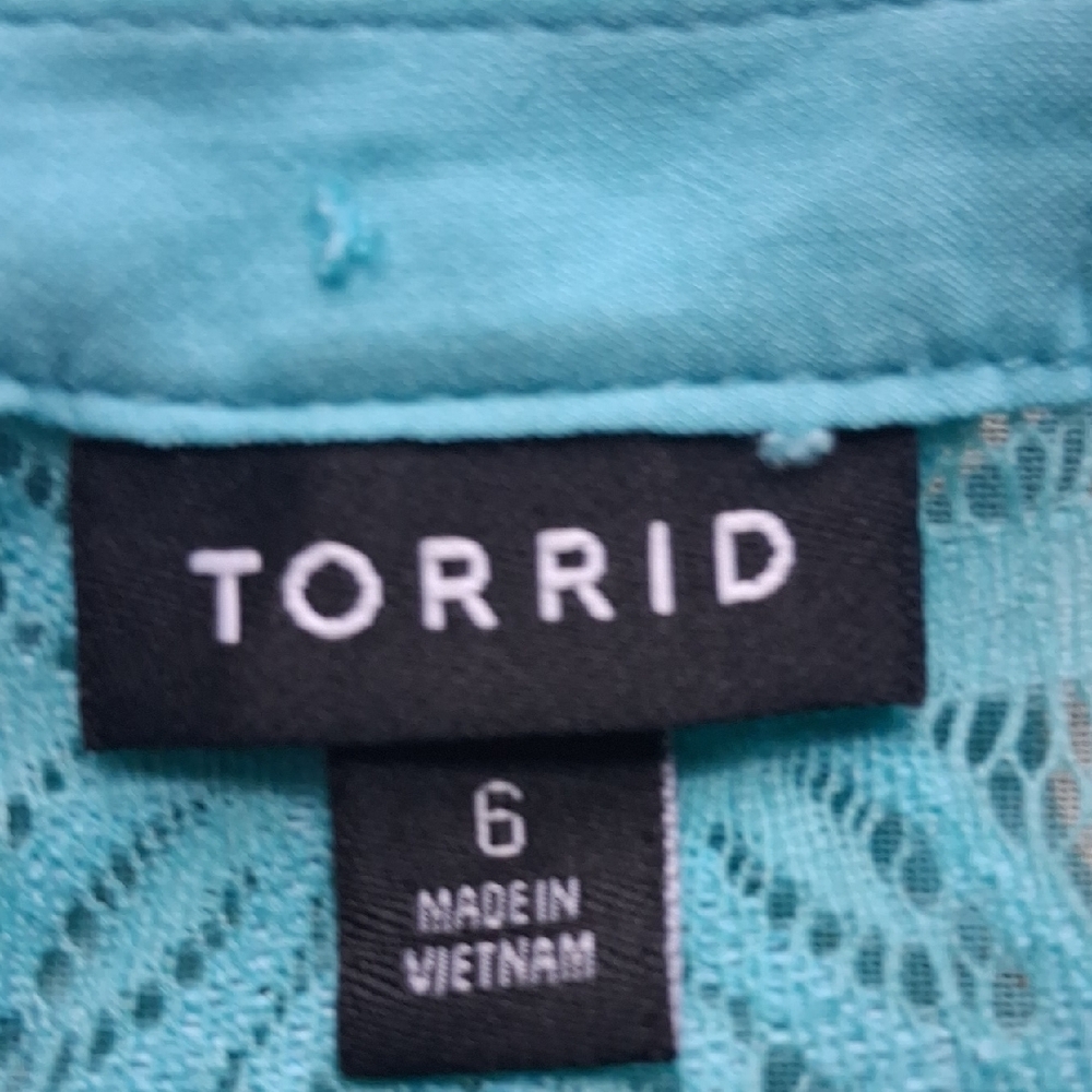Torrid Aqua Sleeveless Lace Blouse - Picture 2 of 3